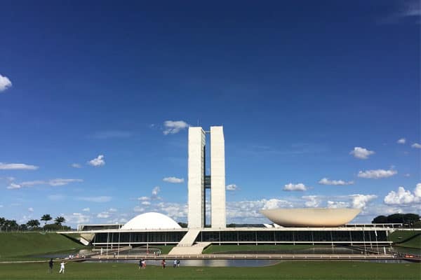 Flamengo e Vasco podem se mudar para Brasília