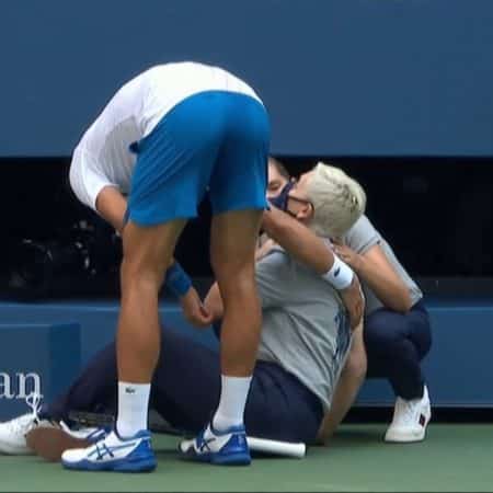 Depois de bola na cara de juíza Djokovic é expulso do US Open